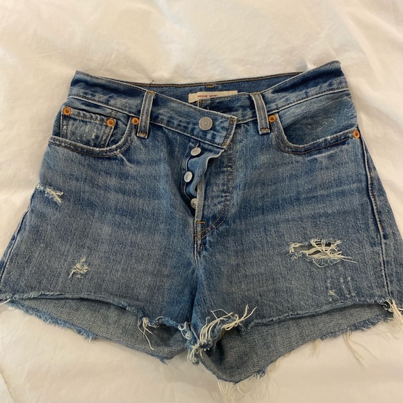 Levis Wedgie Denim Short - Picture 4 of 6
